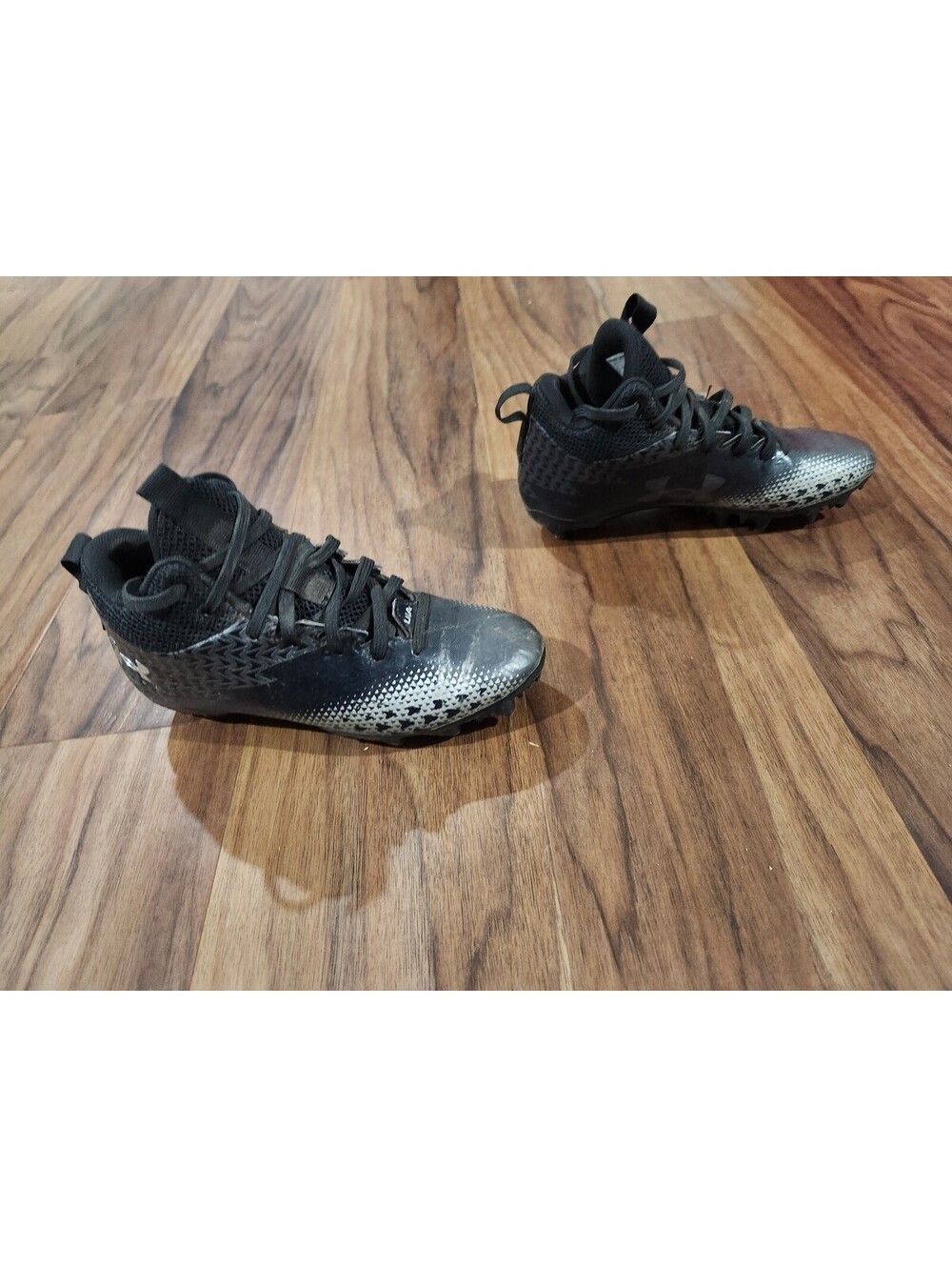 Under Armour Spotlight Football Cleat Boy's Sz 2Y
